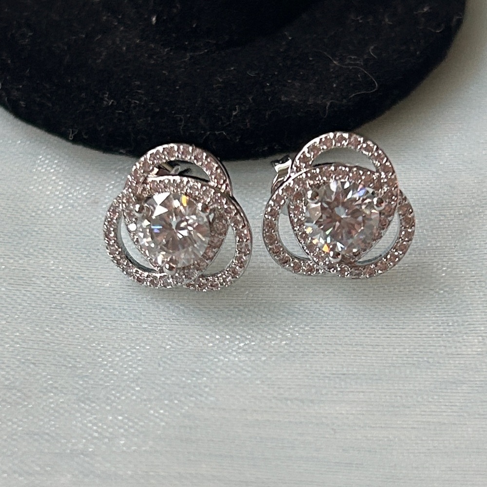 Luxury 2.5‎ CT Moissanite diamond stud earrings